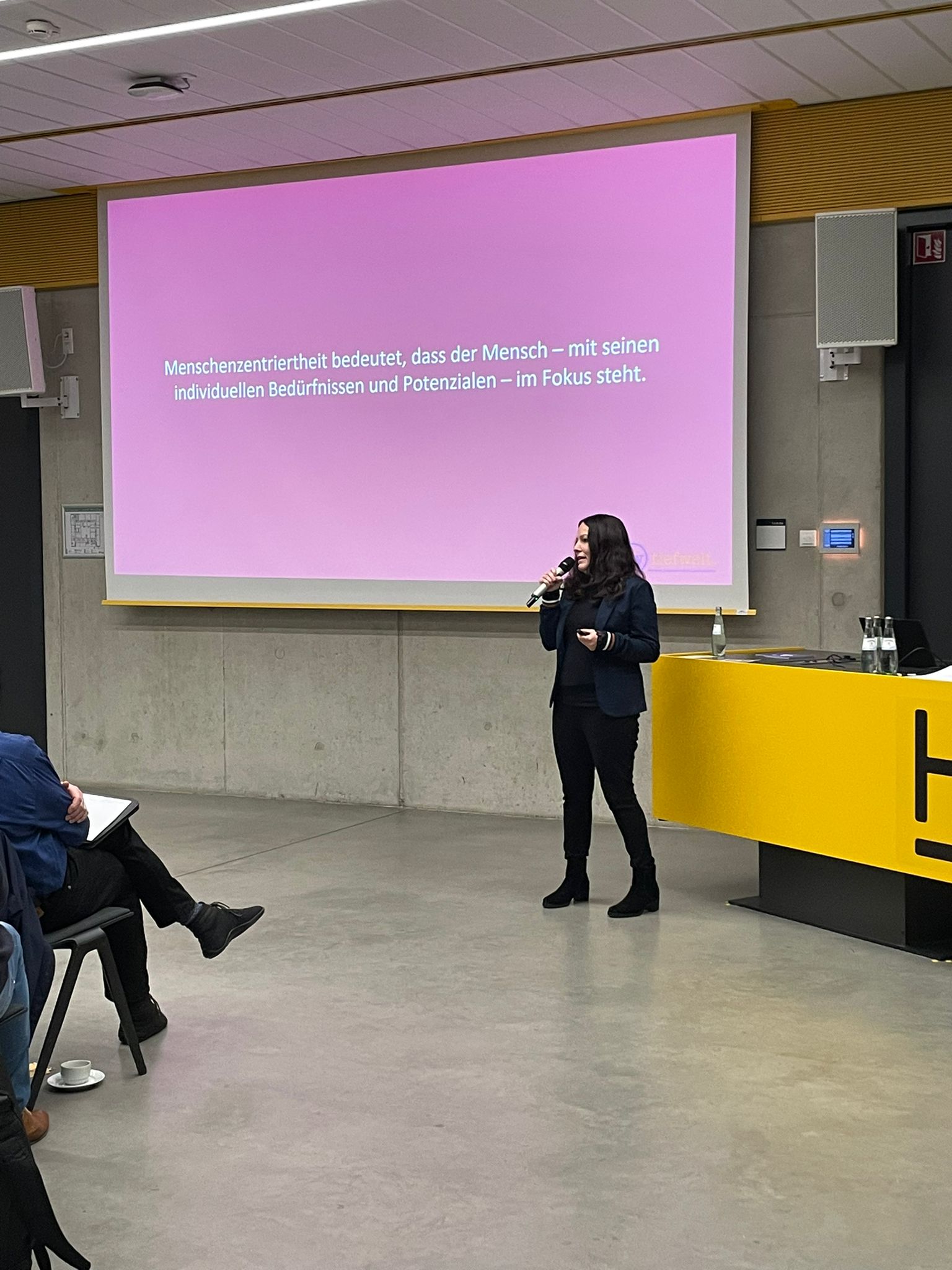 Sonia Bytzek bei der Keynote an der Hochschule Hannover
